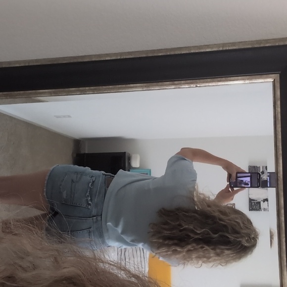 4/$12 Common Threads Semi Cropped Baby Blue Embroidered Butterfly T-Shirt Medium - Picture 4 of 8